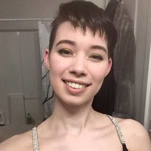 Meet your Posher, Genevieve